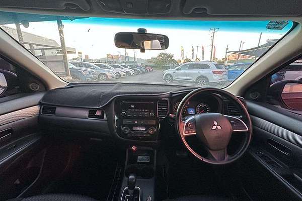 2013 Mitsubishi Outlander ES ZJ
