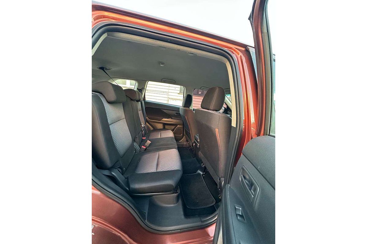 2013 Mitsubishi Outlander ES ZJ