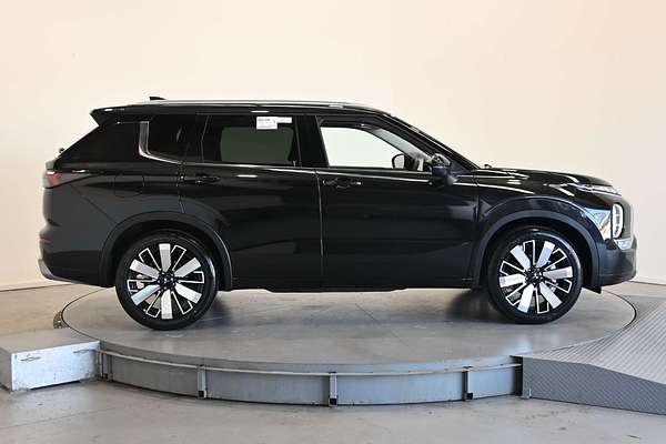 2025 Mitsubishi Outlander Exceed ZM