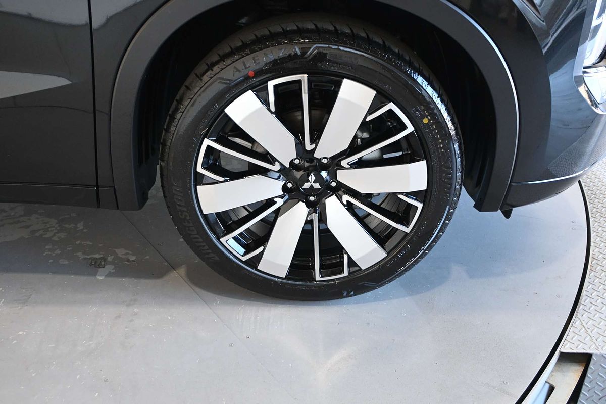 2025 Mitsubishi Outlander Exceed ZM