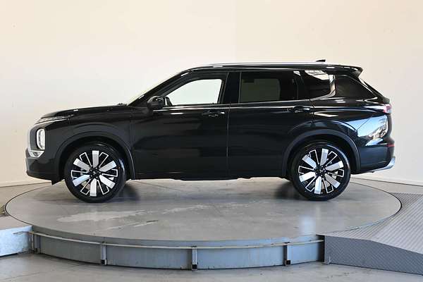 2025 Mitsubishi Outlander Exceed ZM