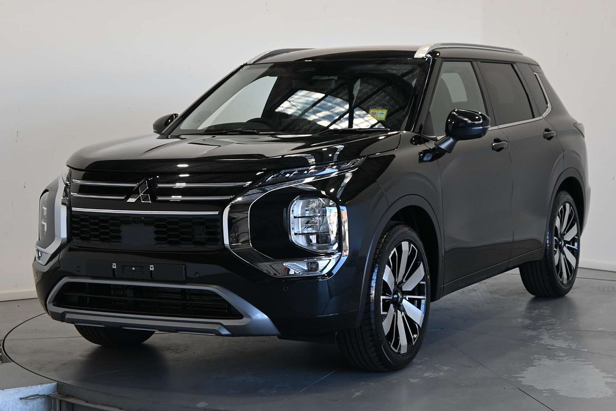 2025 Mitsubishi Outlander Exceed ZM