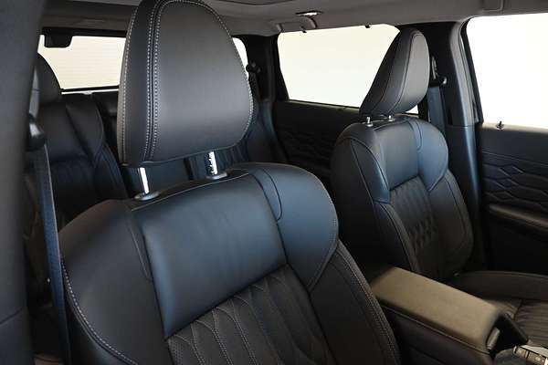 2025 Mitsubishi Outlander Exceed ZM