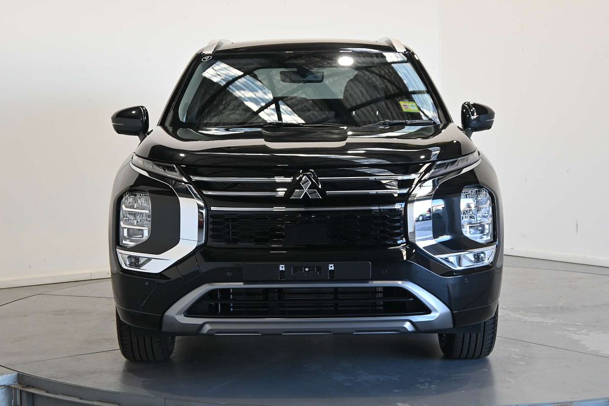 2025 Mitsubishi Outlander Exceed ZM
