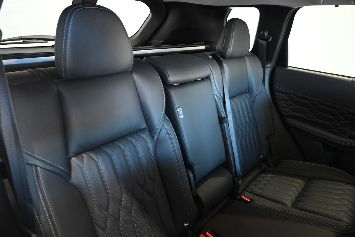 2025 Mitsubishi Outlander Exceed ZM