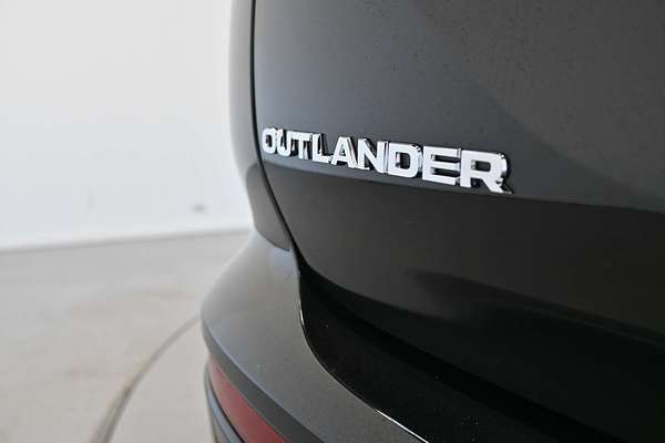 2025 Mitsubishi Outlander Exceed ZM