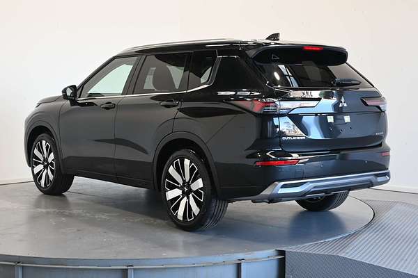 2025 Mitsubishi Outlander Exceed ZM