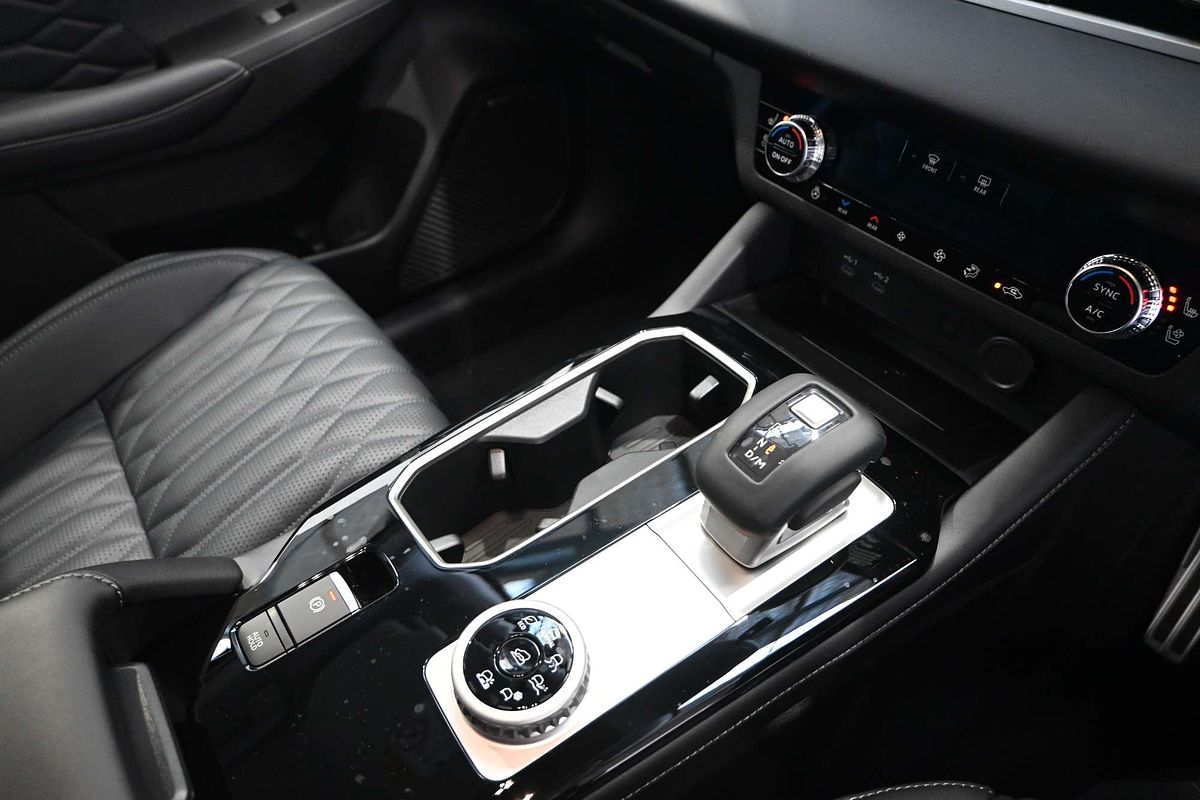 2025 Mitsubishi Outlander Exceed ZM