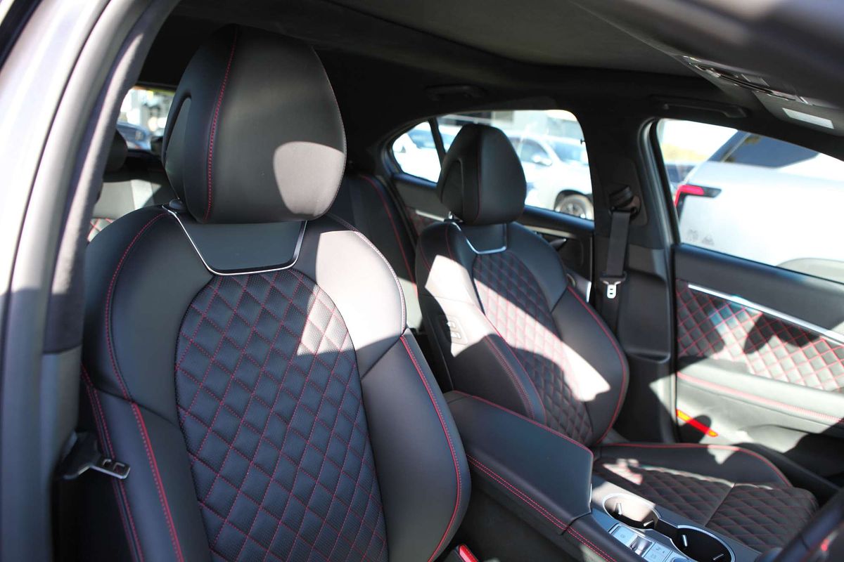 2024 Genesis G70 Sport Line Luxury IK.V3