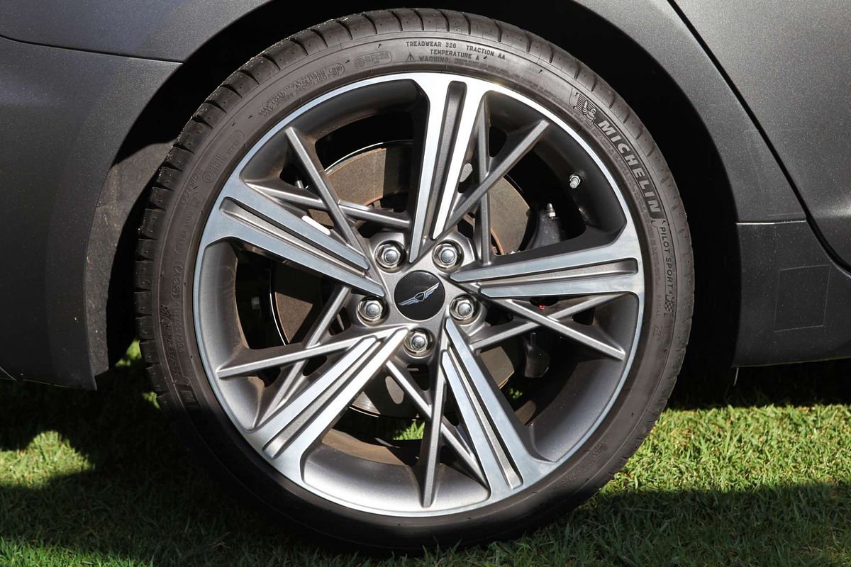 2024 Genesis G70 Sport Line Luxury IK.V3
