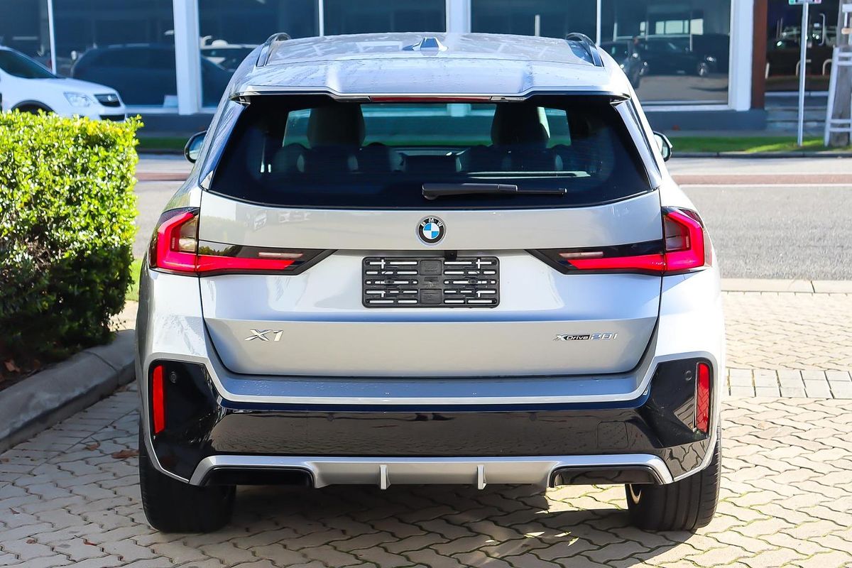 2023 BMW X1 xDrive20i M Sport U11