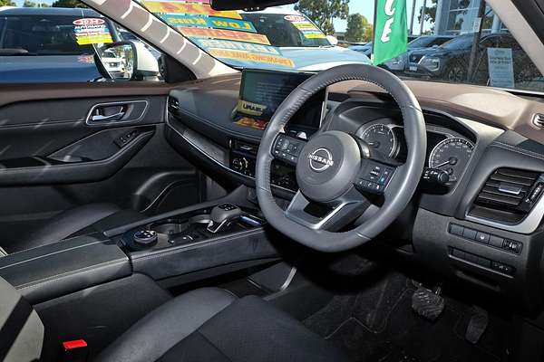 2024 Nissan X-TRAIL ST-L T33