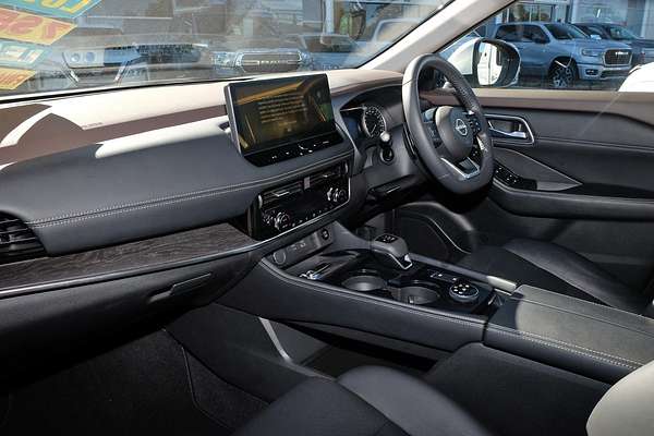 2024 Nissan X-TRAIL ST-L T33