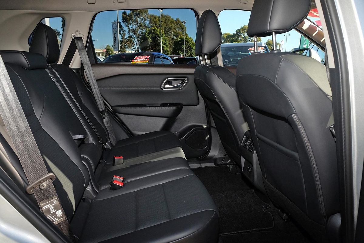 2024 Nissan X-TRAIL ST-L T33