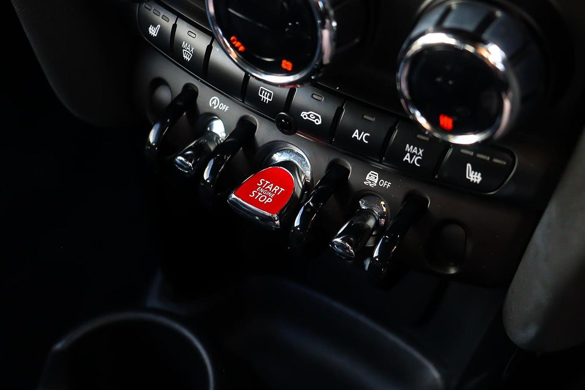 2019 MINI Hatch Cooper F56 LCI