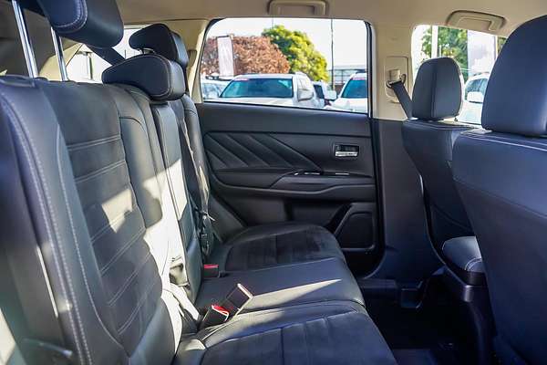 2017 Mitsubishi Outlander PHEV LS ZK