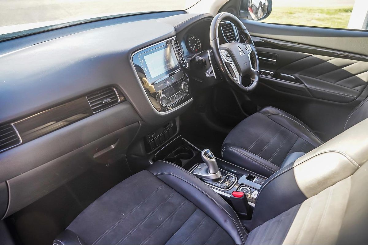 2017 Mitsubishi Outlander PHEV LS ZK