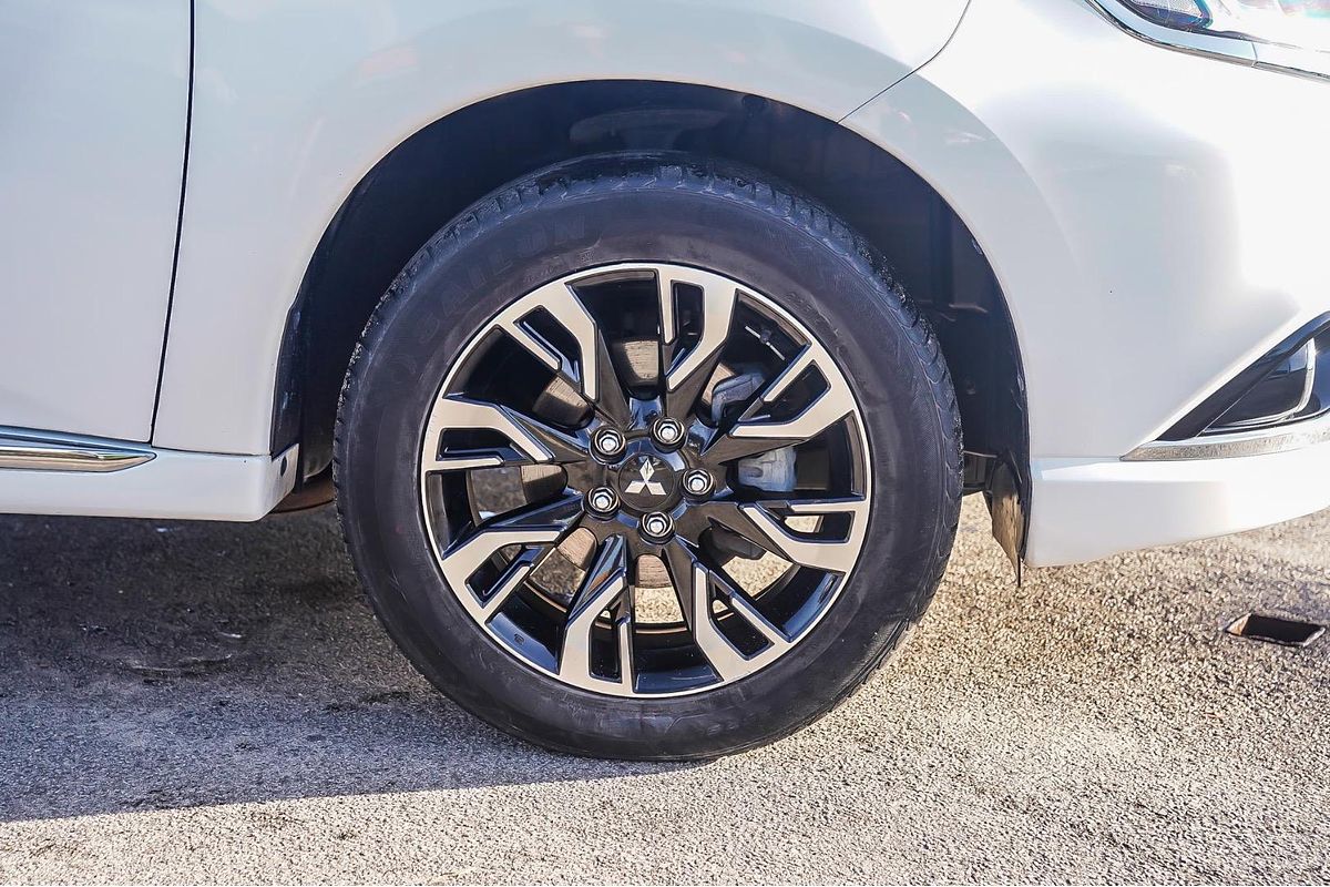 2017 Mitsubishi Outlander PHEV LS ZK