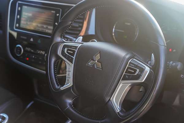 2017 Mitsubishi Outlander PHEV LS ZK
