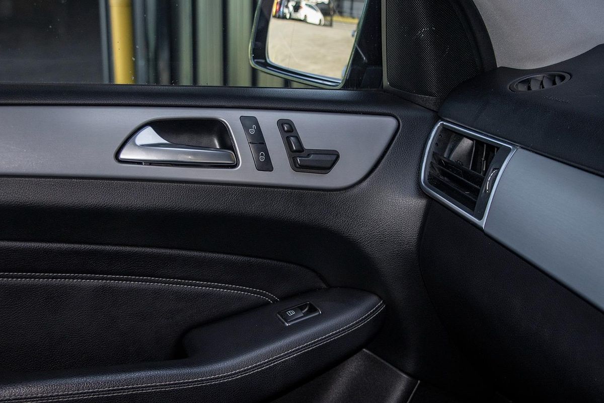 2012 Mercedes-Benz M-Class ML250 BlueTEC W166