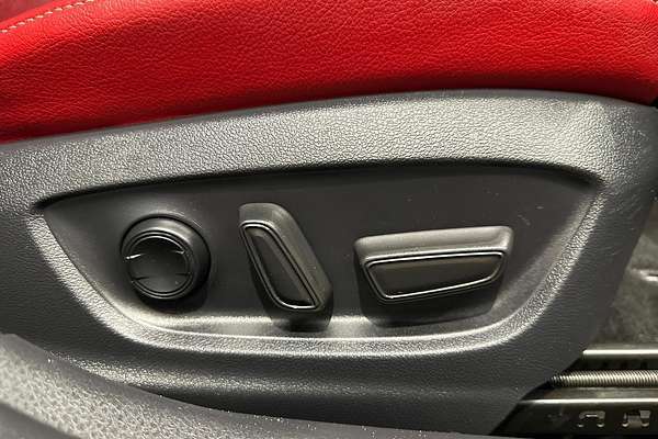 2019 Toyota Camry SX GSV70R