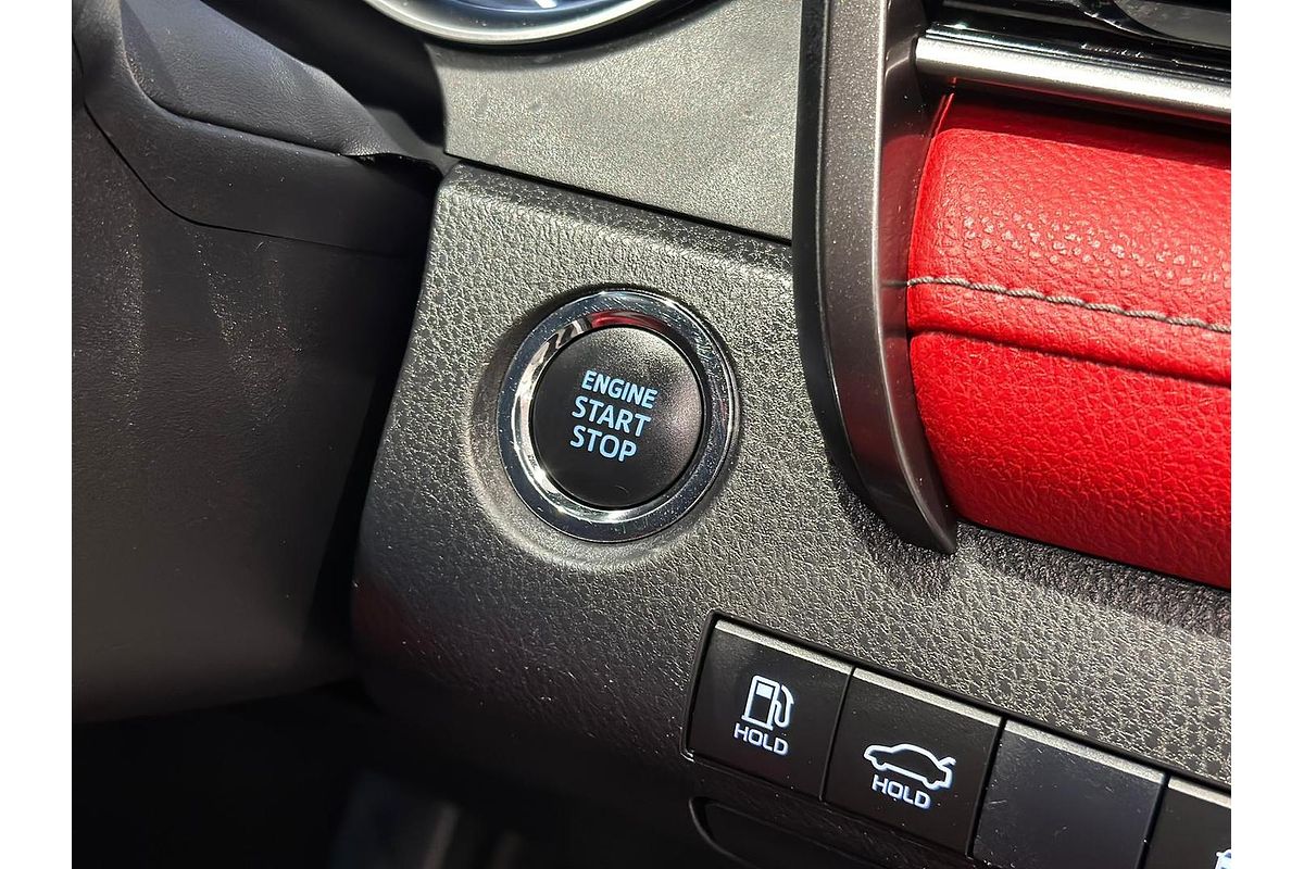 2019 Toyota Camry SX GSV70R