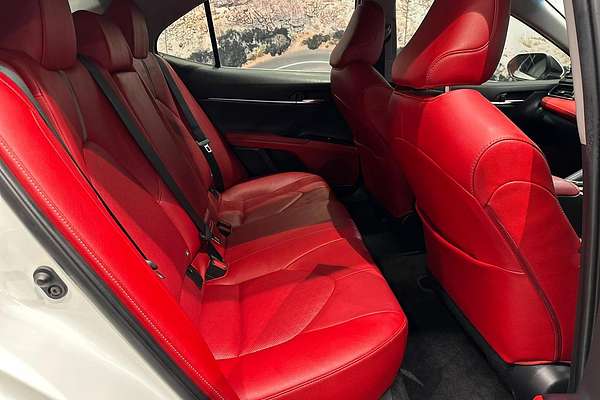 2019 Toyota Camry SX GSV70R
