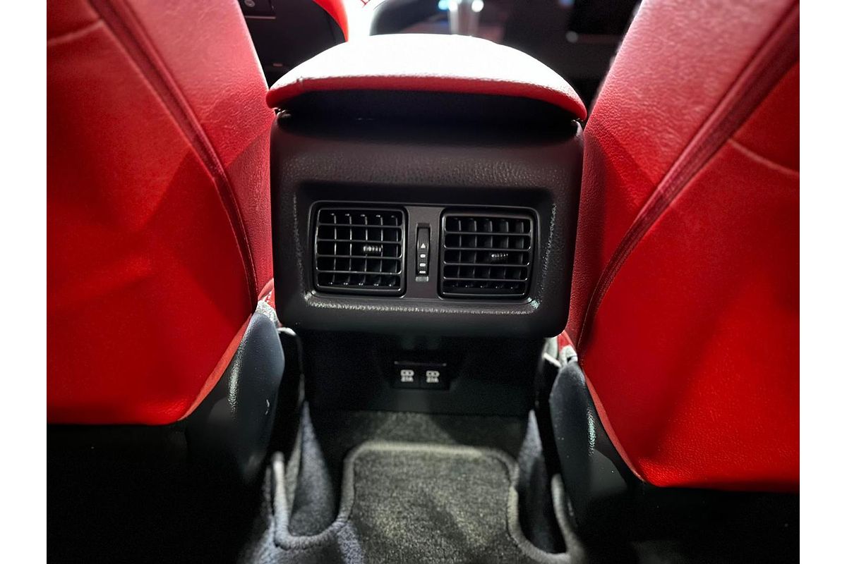 2019 Toyota Camry SX GSV70R