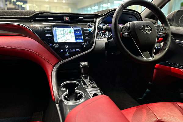 2019 Toyota Camry SX GSV70R