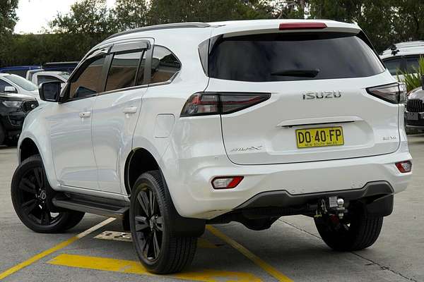 2023 Isuzu MU-X LS-T