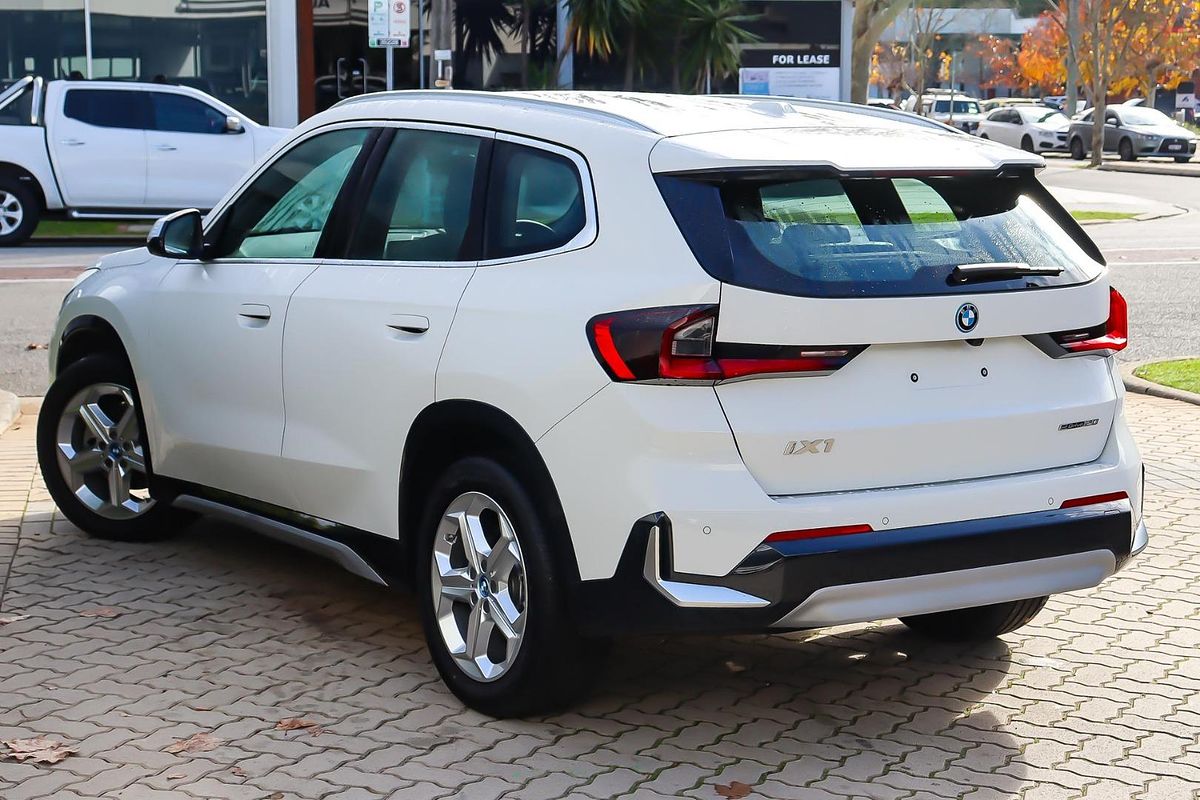 2024 BMW iX1 eDrive20 xLine U11