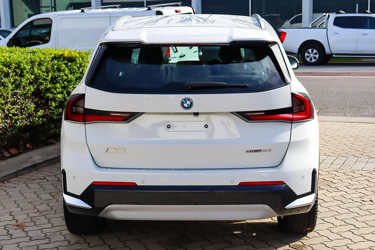 2024 BMW iX1 eDrive20 xLine U11