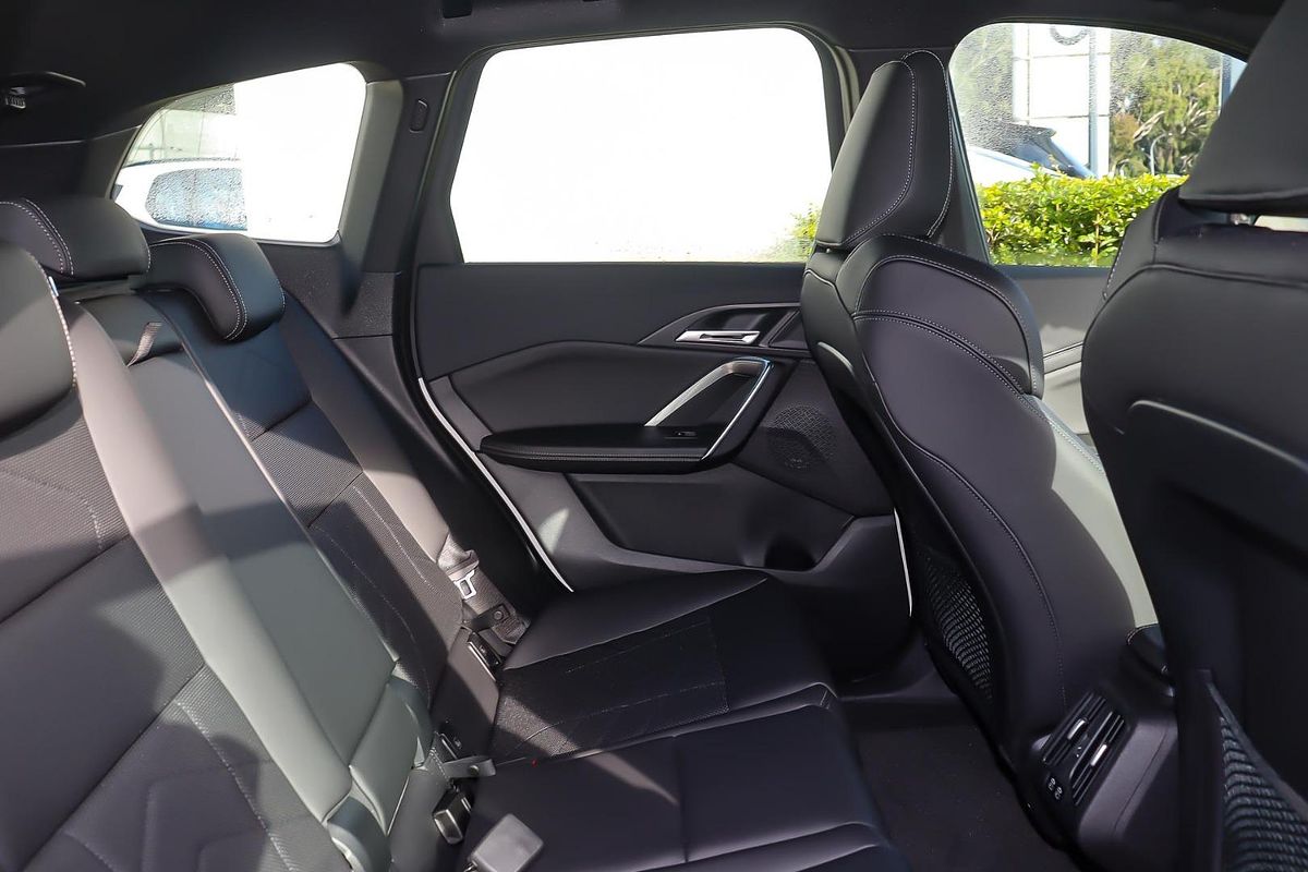 2024 BMW iX1 eDrive20 xLine U11