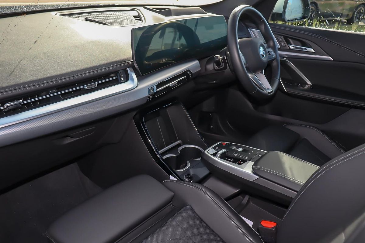 2024 BMW iX1 eDrive20 xLine U11