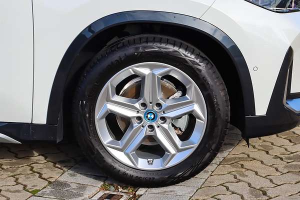 2024 BMW iX1 eDrive20 xLine U11