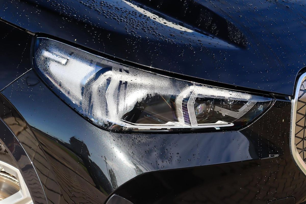 2024 BMW iX1 eDrive20 xLine U11