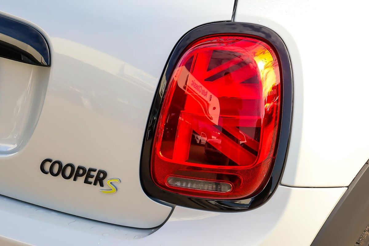 2022 MINI Hatch Cooper SE Classic F56 LCI-2