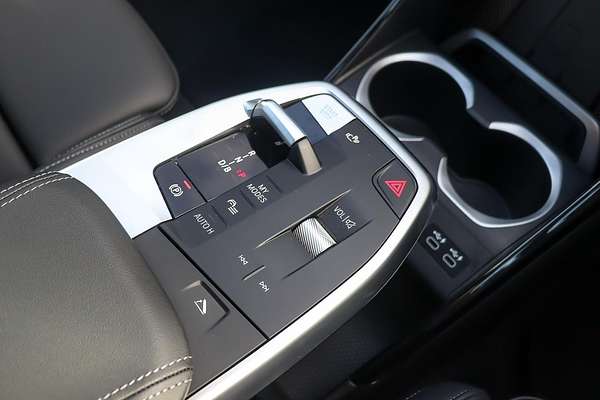 2024 BMW iX1 eDrive20 xLine U11