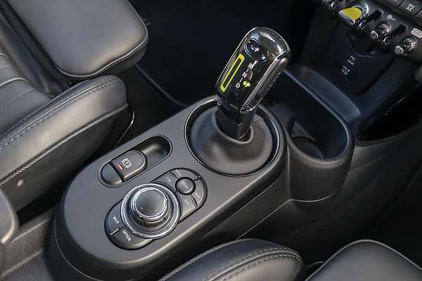 2022 MINI Hatch Cooper SE Classic F56 LCI-2