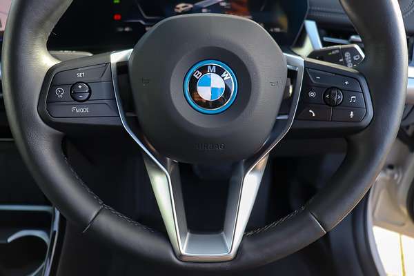 2024 BMW iX1 eDrive20 xLine U11