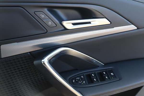 2024 BMW iX1 eDrive20 xLine U11