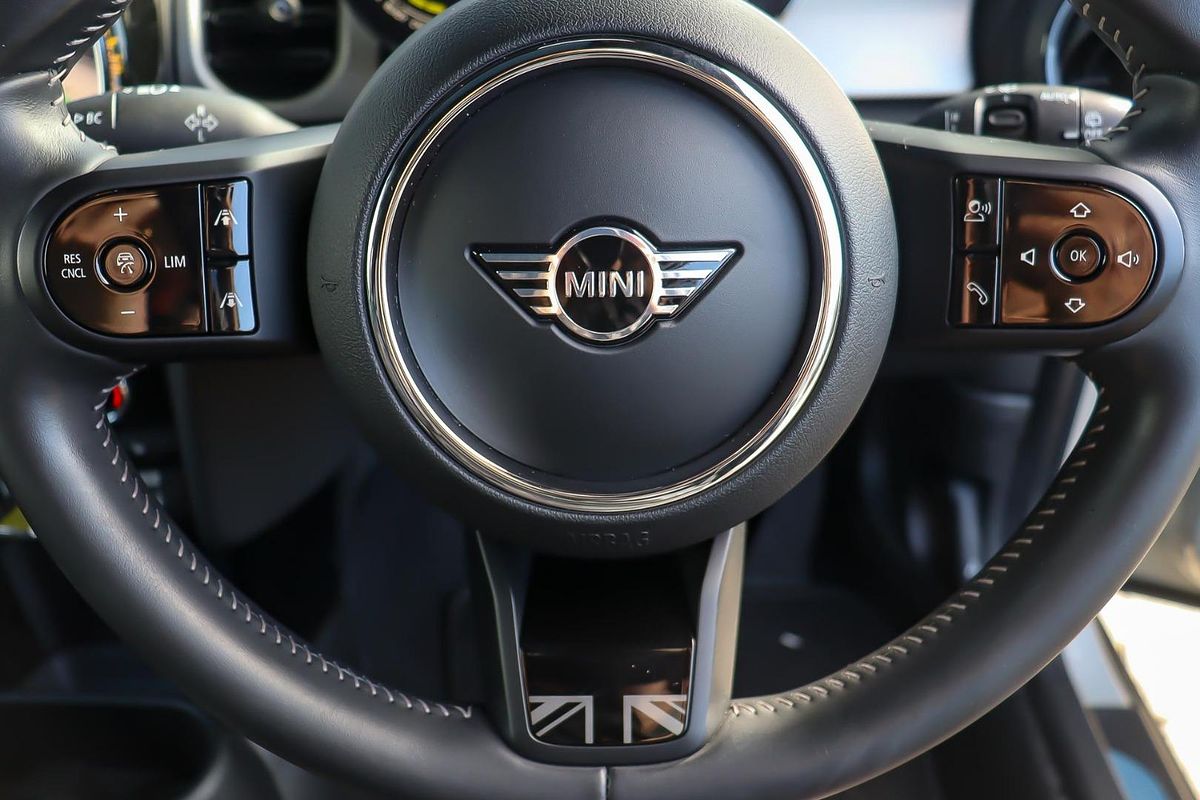 2022 MINI Hatch Cooper SE Classic F56 LCI-2