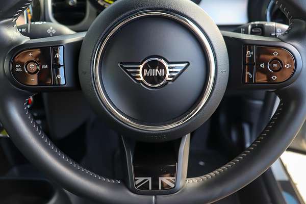 2022 MINI Hatch Cooper SE Classic F56 LCI-2