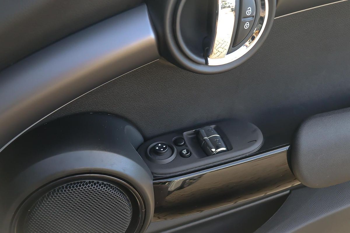 2022 MINI Hatch Cooper SE Classic F56 LCI-2
