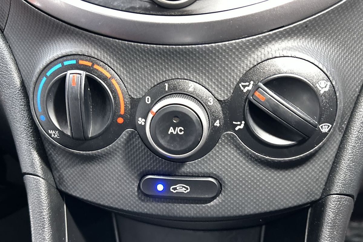 2016 Hyundai Accent Active RB3