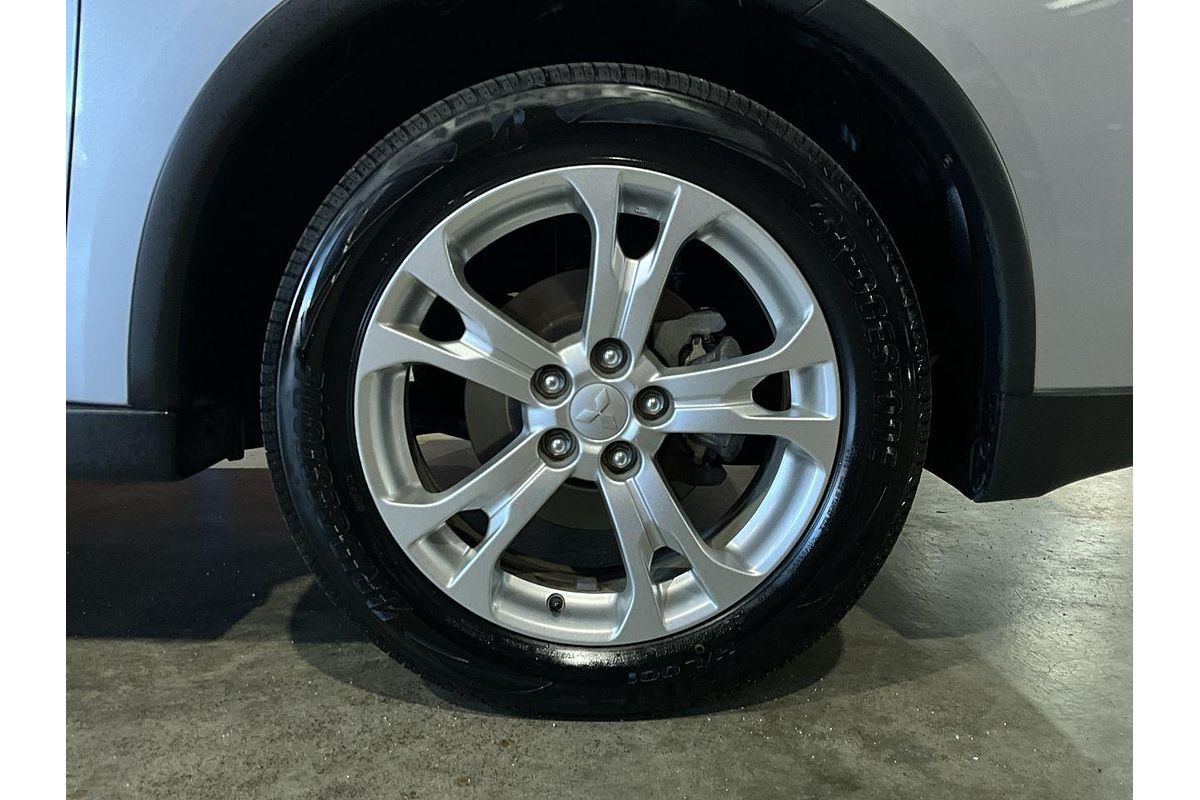 2014 Mitsubishi Outlander ES ZJ