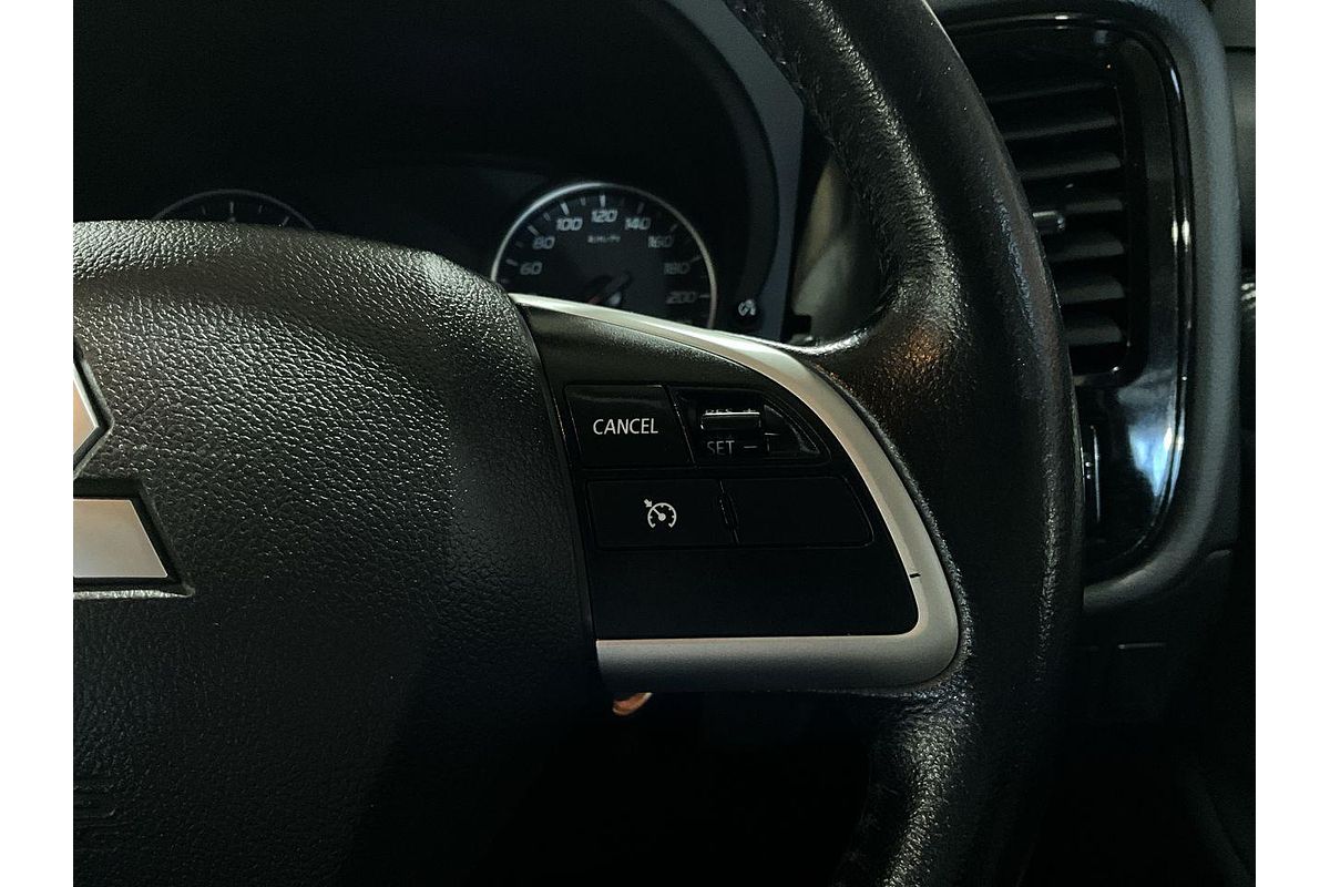2014 Mitsubishi Outlander ES ZJ