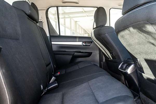 2020 Toyota Hilux SR5 GUN126R 4X4