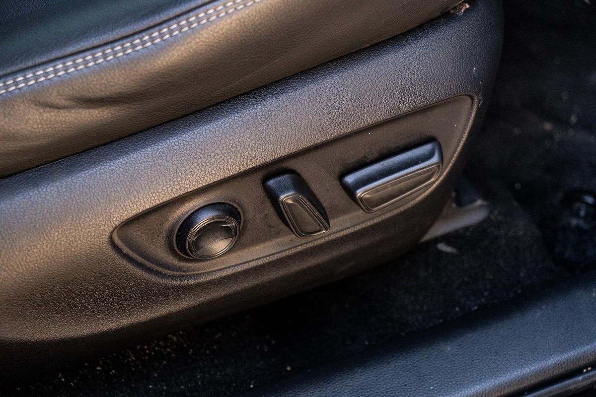 2019 Toyota RAV4 Cruiser AXAH52R