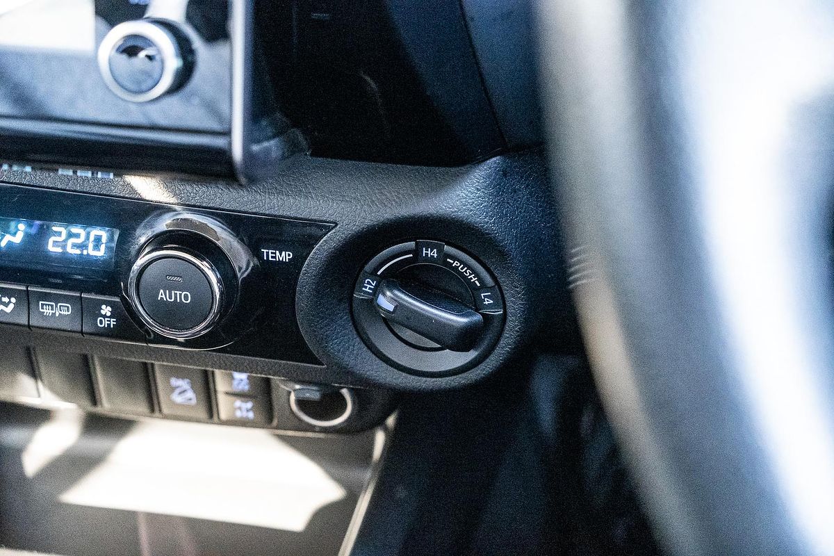2020 Toyota Hilux SR5 GUN126R 4X4